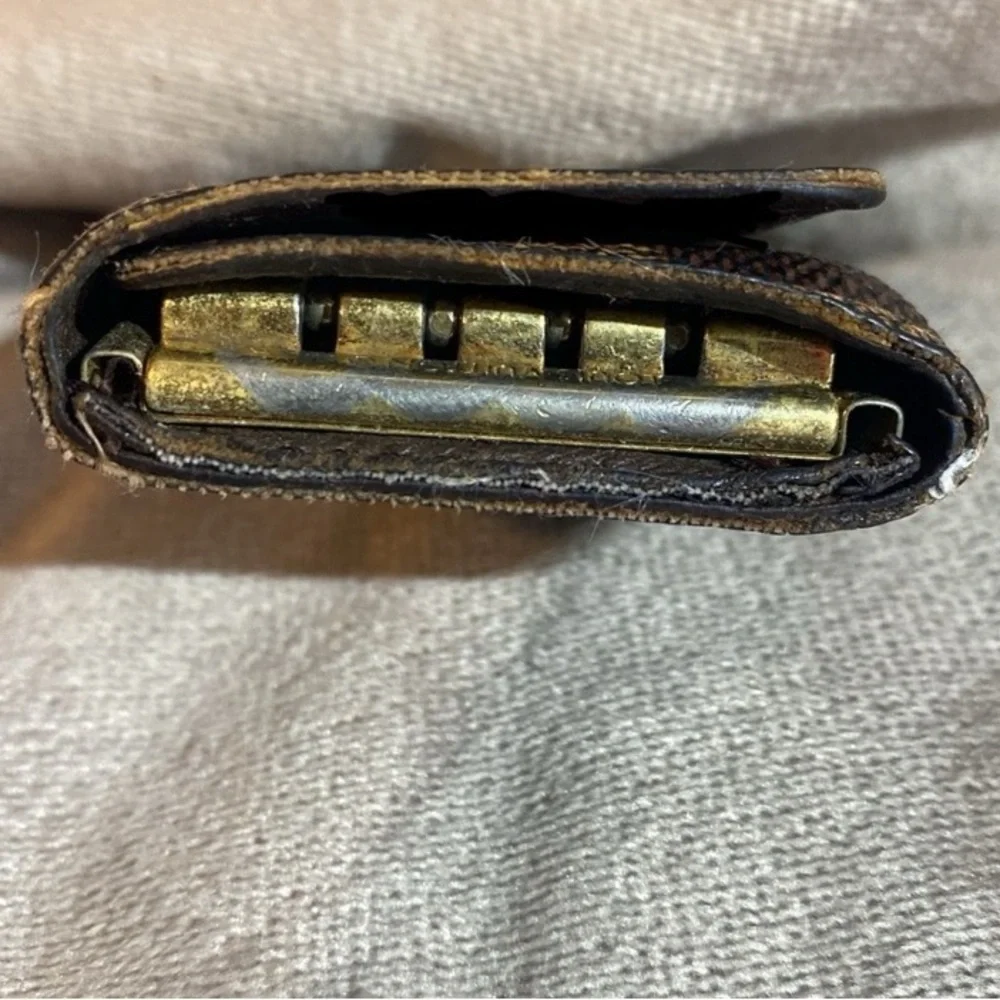 Louis Vuitton Damier Ebene key pouch